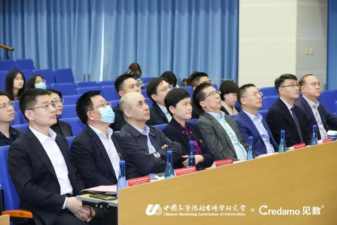 社科賽斯總裁兼黨支部書記李發(fā)進受邀出席第二屆CMAU全國大學(xué)生市場研究與商業(yè)策劃大賽！